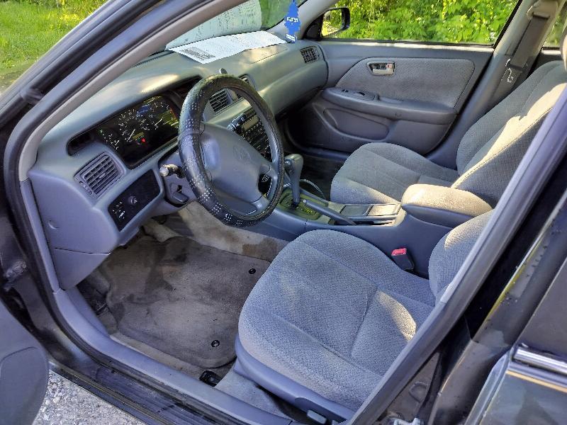Toyota Camry LE 2000