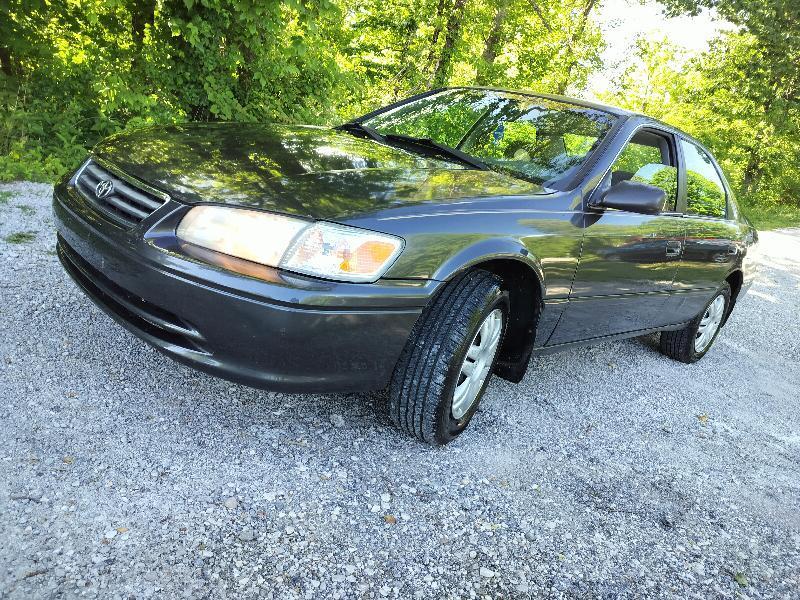 Toyota Camry LE 2000