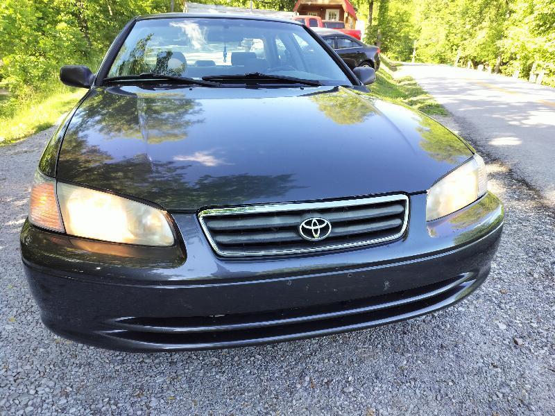 Toyota Camry LE 2000
