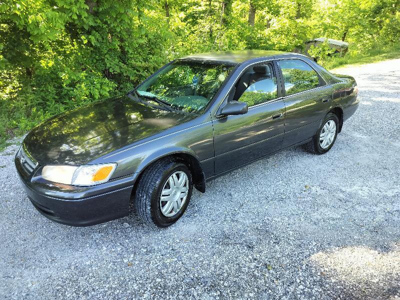 Toyota Camry LE 2000