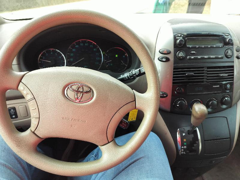 Toyota Sienna LE 7-Passenger 2006