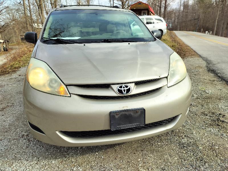 Toyota Sienna LE 7-Passenger 2006