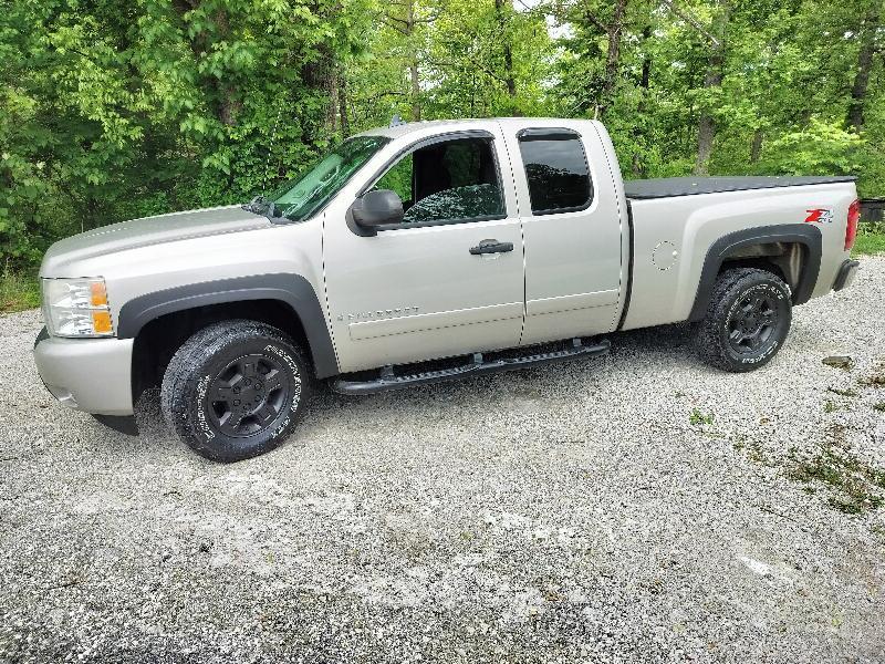 Chevrolet Silverado 1500 Work Truck Ext. Cab Std. Box 4WD 2008
