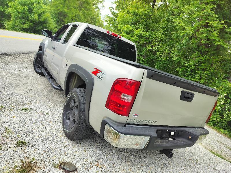 Chevrolet Silverado 1500 Work Truck Ext. Cab Std. Box 4WD 2008