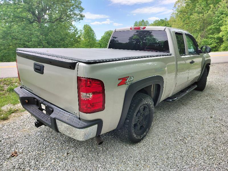 Chevrolet Silverado 1500 Work Truck Ext. Cab Std. Box 4WD 2008