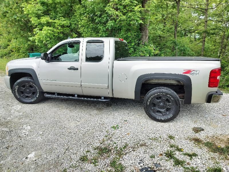Chevrolet Silverado 1500 Work Truck Ext. Cab Std. Box 4WD 2008