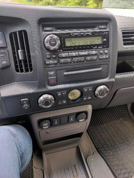 Honda Ridgeline RTL w/ Navigation 2011