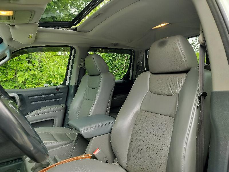 Honda Ridgeline RTL w/ Navigation 2011