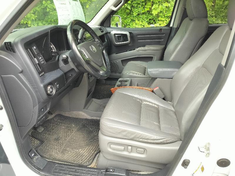 Honda Ridgeline RTL w/ Navigation 2011
