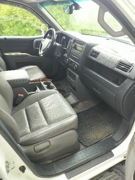 Honda Ridgeline RTL w/ Navigation 2011