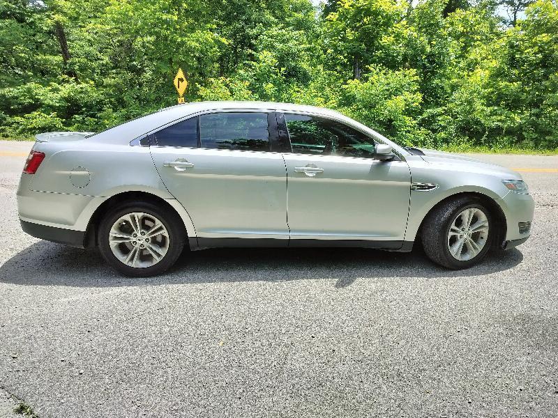 Ford Taurus SEL AWD 2015