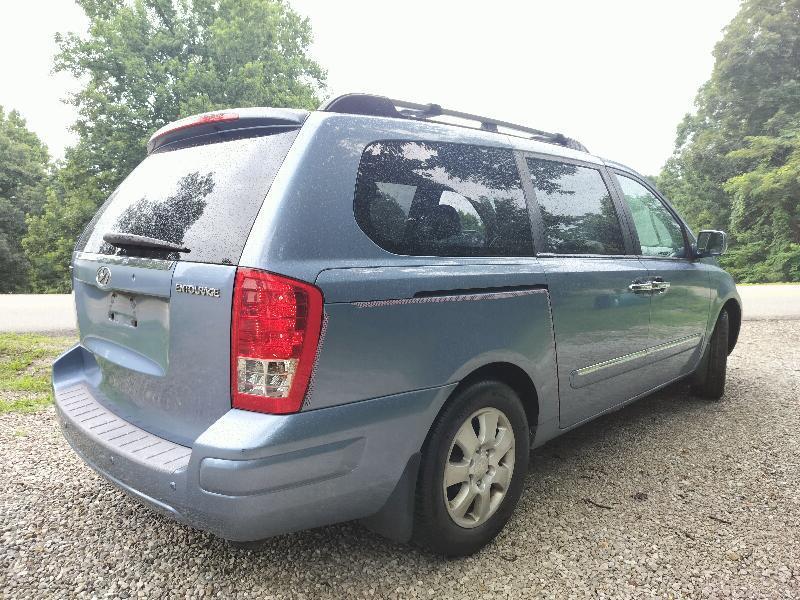 Hyundai Entourage GLS 2008