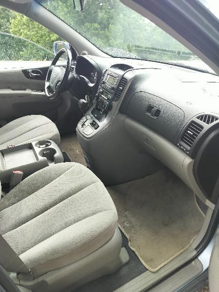 Hyundai Entourage GLS 2008