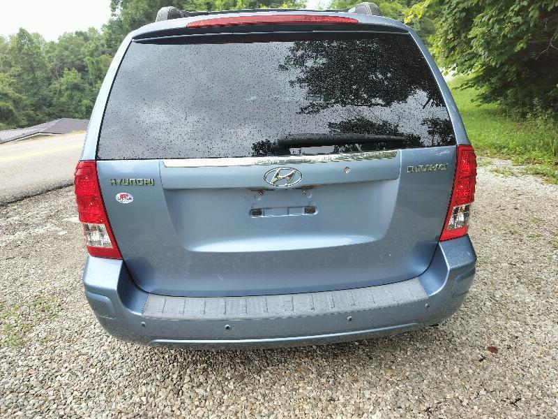 Hyundai Entourage GLS 2008