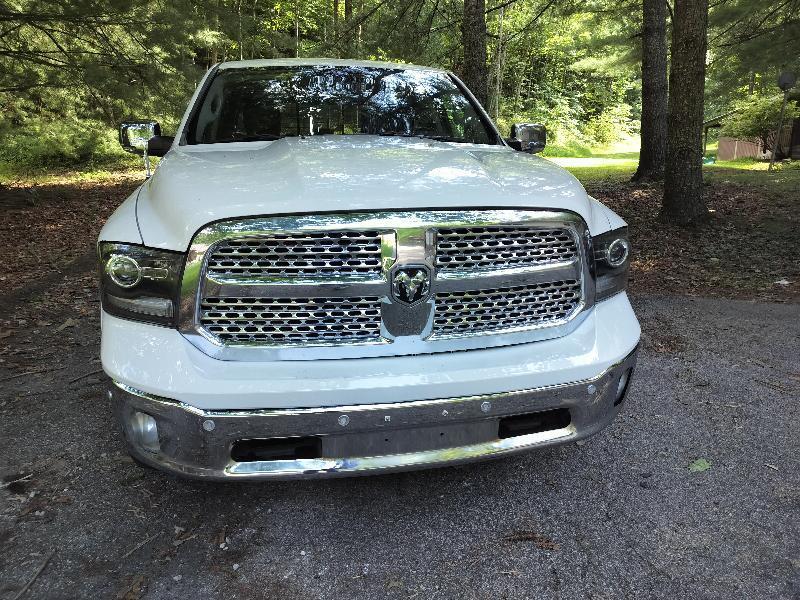 RAM 1500 Laramie Crew Cab SWB 4WD 2017