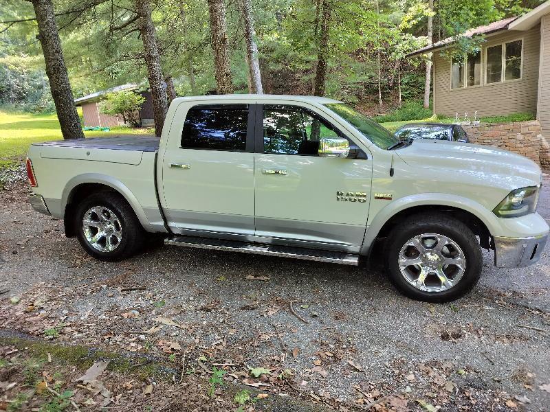 RAM 1500 Laramie Crew Cab SWB 4WD 2017