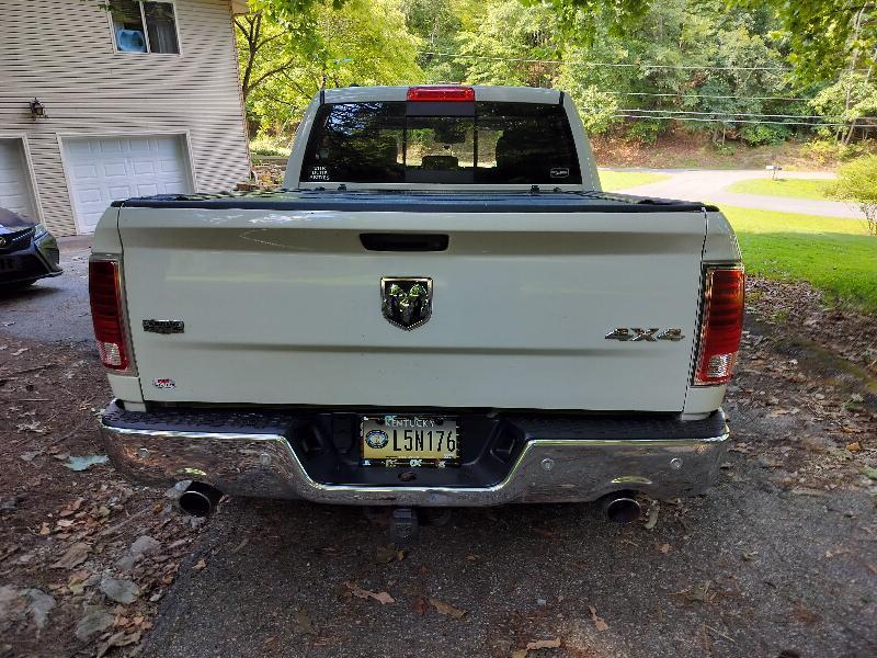 RAM 1500 Laramie Crew Cab SWB 4WD 2017