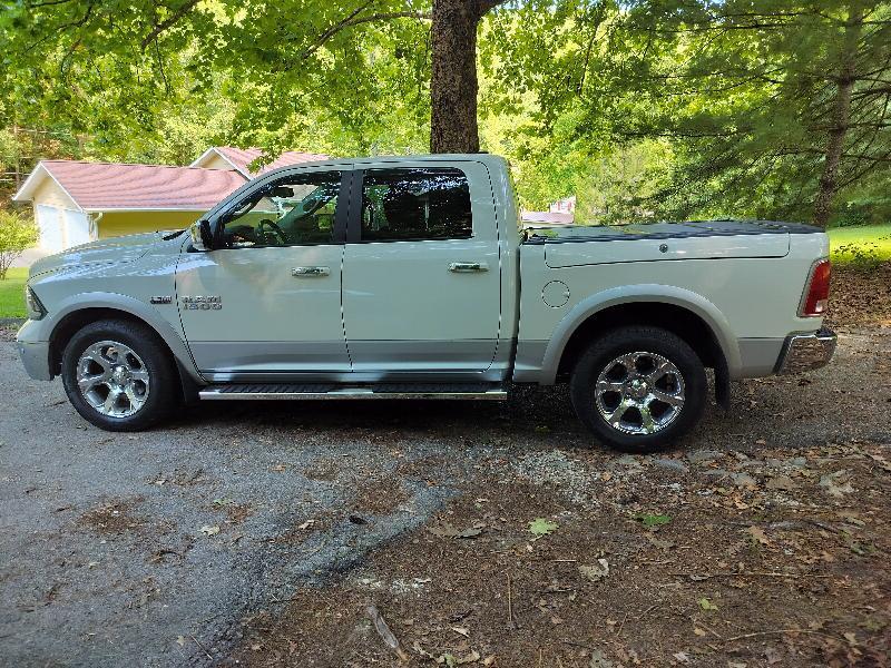 RAM 1500 Laramie Crew Cab SWB 4WD 2017