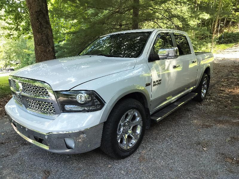RAM 1500 Laramie Crew Cab SWB 4WD 2017