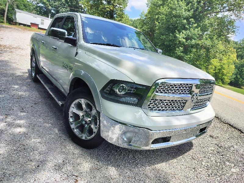 2017 RAM 1500 Laramie Crew Cab SWB 4WD