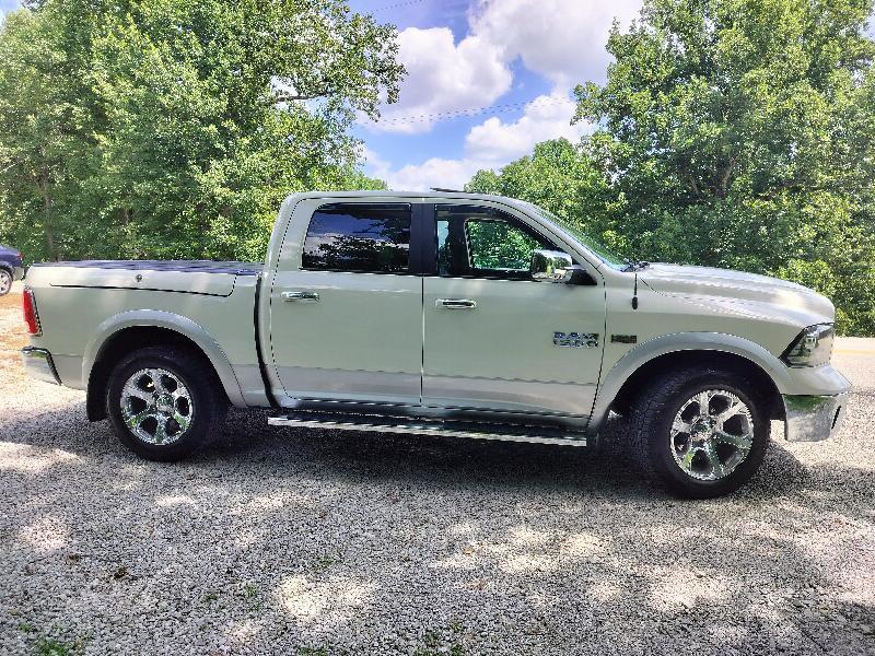 RAM 1500 Laramie Crew Cab SWB 4WD 2017