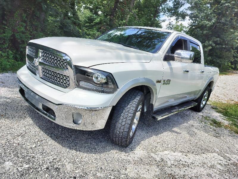 RAM 1500 Laramie Crew Cab SWB 4WD 2017