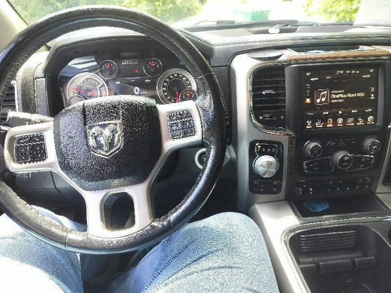 RAM 1500 Laramie Crew Cab SWB 4WD 2017