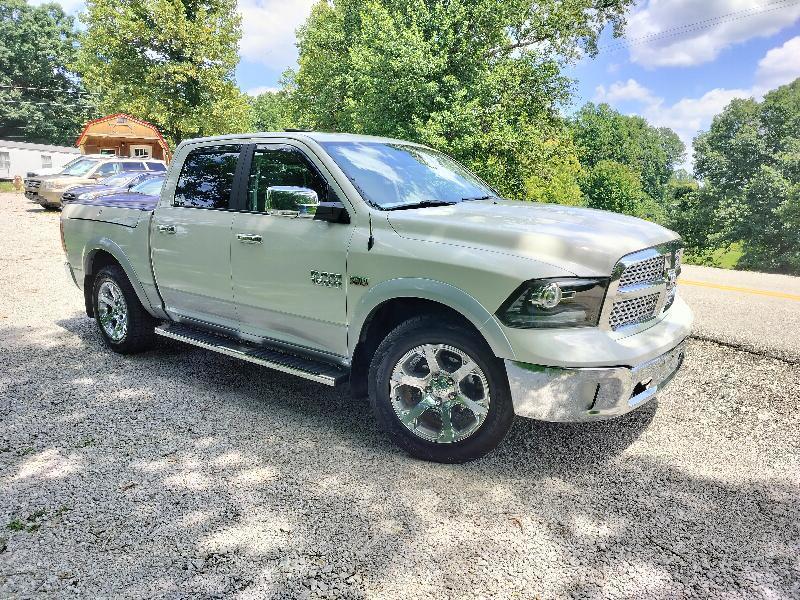 RAM 1500 Laramie Crew Cab SWB 4WD 2017