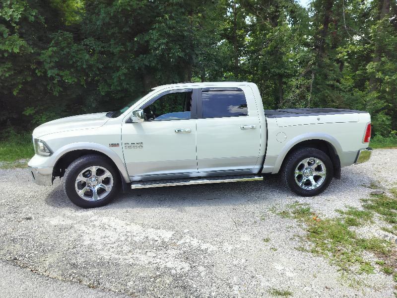 RAM 1500 Laramie Crew Cab SWB 4WD 2017