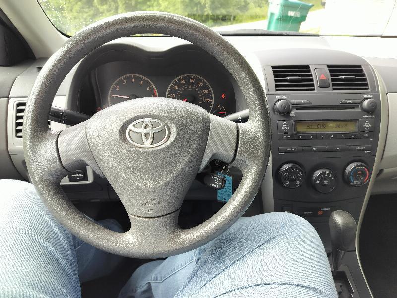 Toyota Corolla LE 4D Sedan at 2009