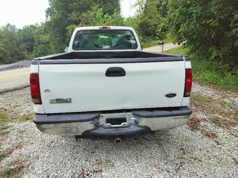 Ford F-250 SD XL 4WD 2006