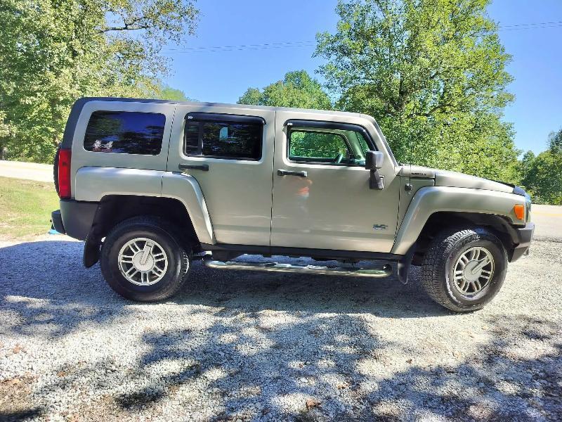 HUMMER H3 Base 2009