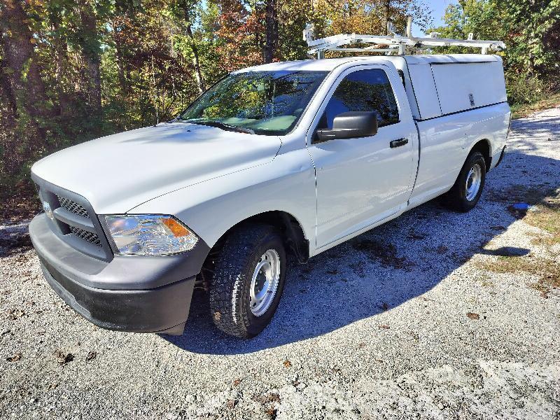 RAM 1500 4WD Reg Cab 120.5" ST 2012