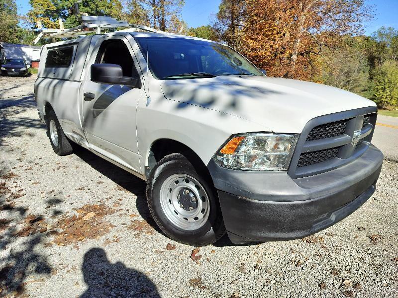 RAM 1500 4WD Reg Cab 120.5" ST 2012
