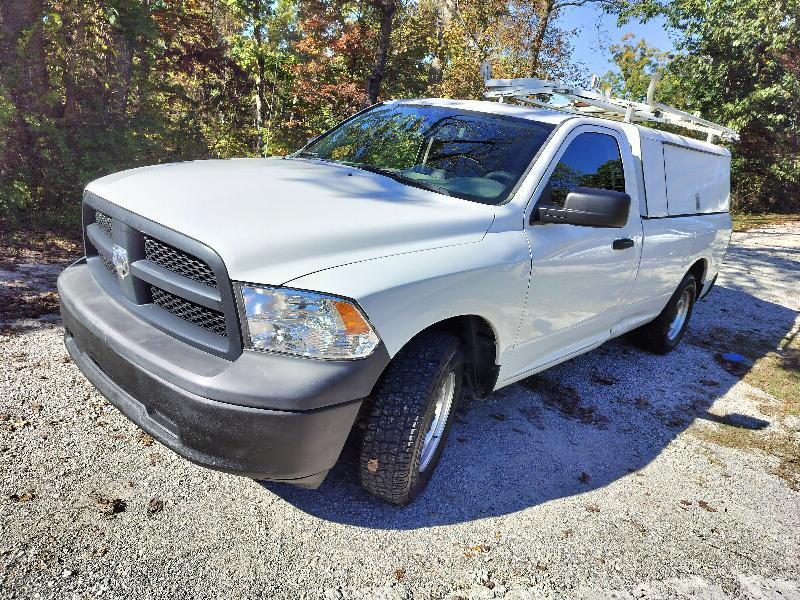 RAM 1500 4WD Reg Cab 120.5" ST 2012