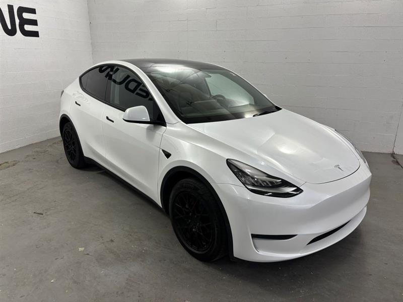 Tesla Model Y  2023