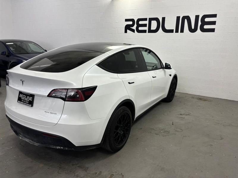 Tesla Model Y  2023