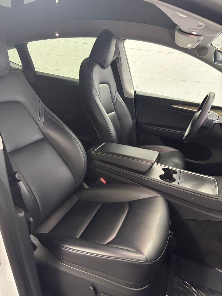 Tesla Model Y  2023