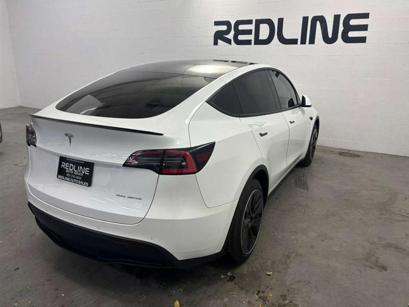 Tesla Model Y  2021