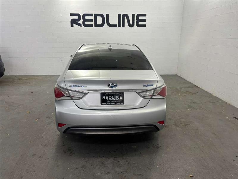 Hyundai Sonata Hybrid Sedan 2012