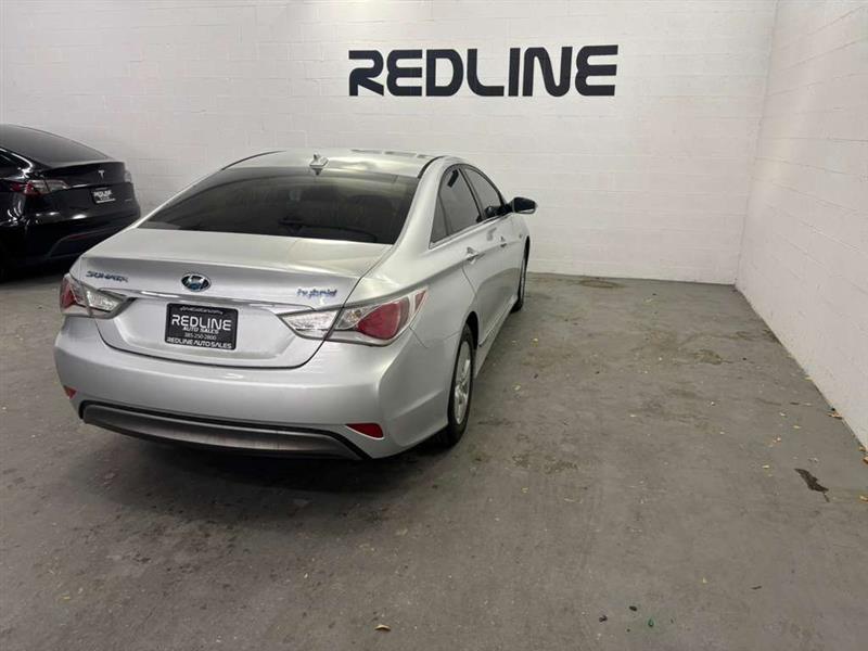 Hyundai Sonata Hybrid Sedan 2012