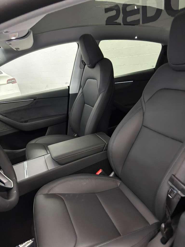 Tesla Model Y Long Range 2026