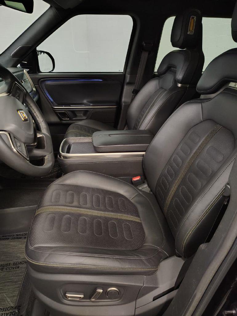 Rivian R1S Adventure 2023