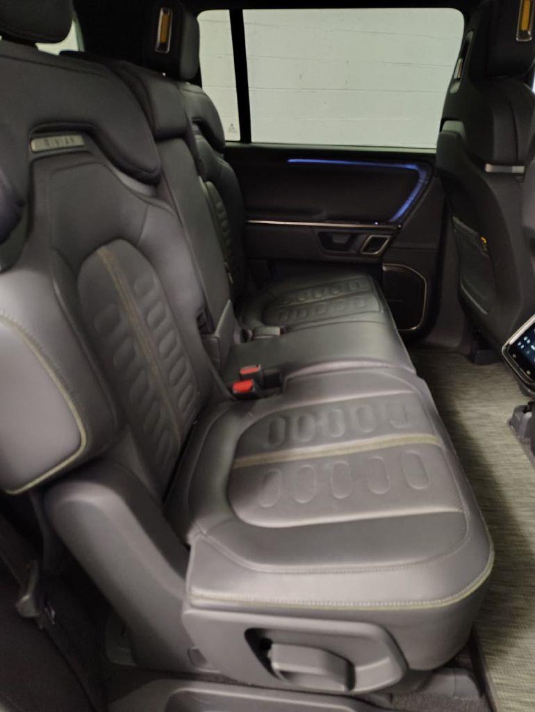 Rivian R1S Adventure 2023