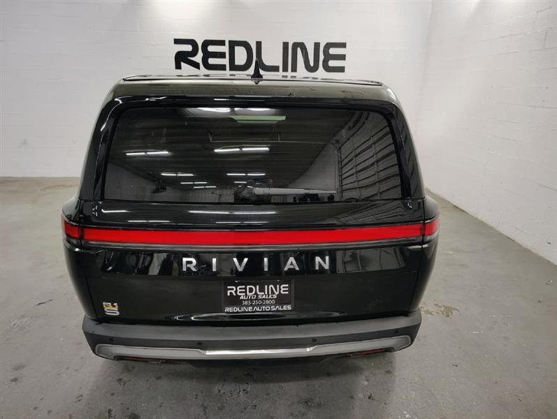 Rivian R1S Adventure 2023