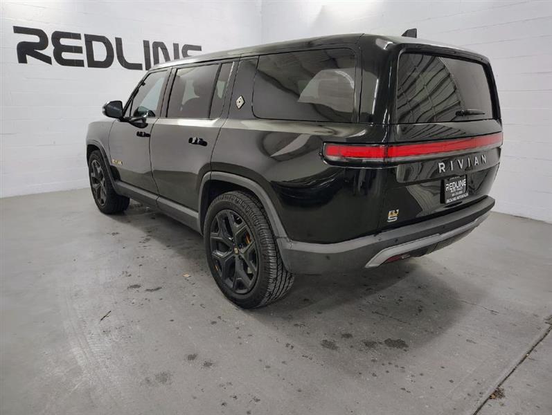 Rivian R1S Adventure 2023