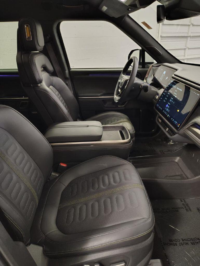 Rivian R1S Adventure 2024