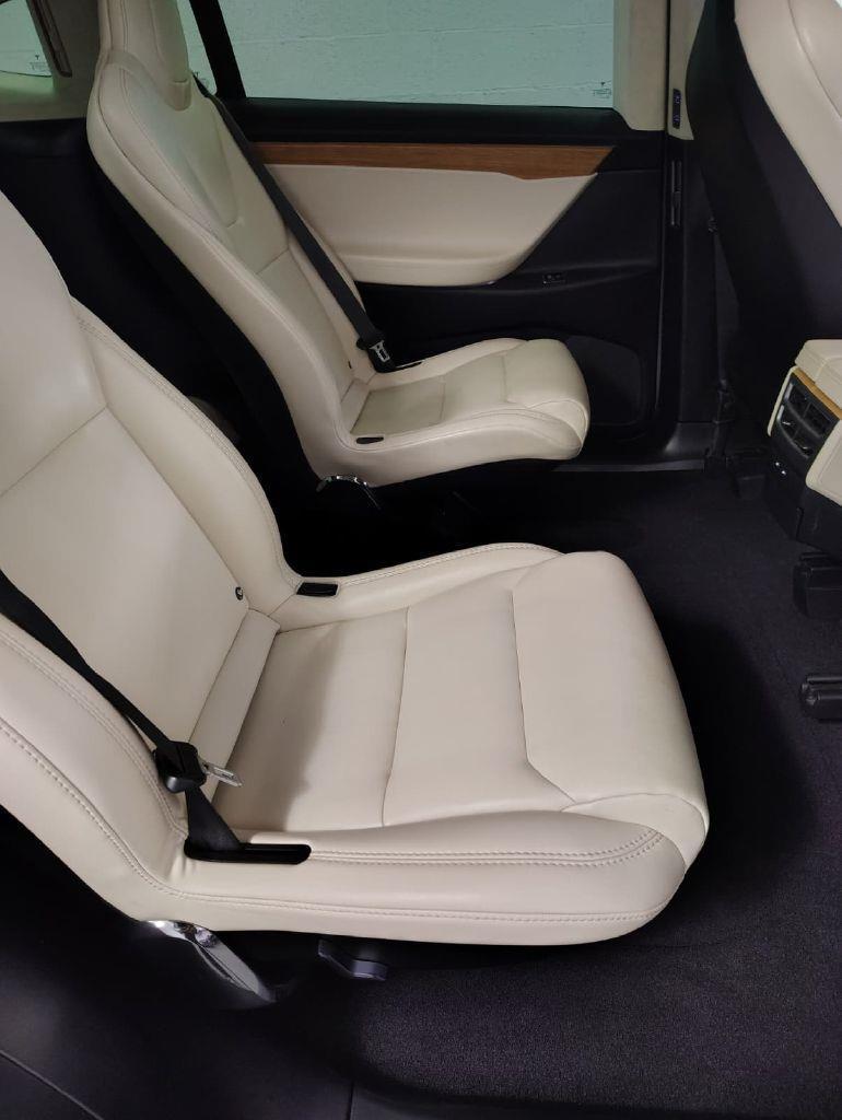 Tesla Model X 75D 2019