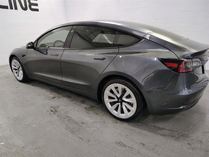 Tesla Model 3  2022