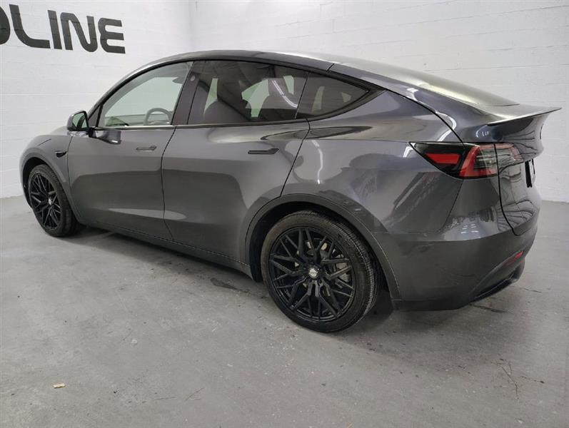 Tesla Model Y  2023